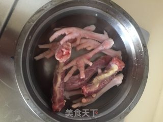 砂锅海鲜粥的做法步骤：4