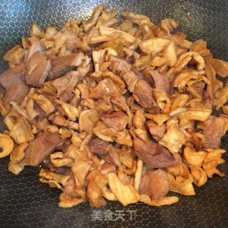 萝卜干烧肉的做法步骤：7