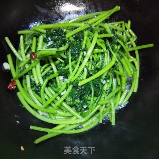 蒜香茼蒿菜的做法步骤：7