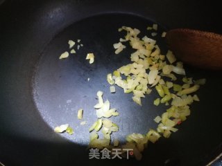 榨菜辣椒炒鸡蛋的做法步骤：1