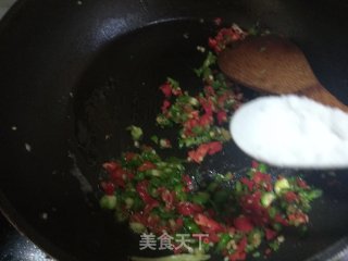 榨菜辣椒炒鸡蛋的做法步骤：4