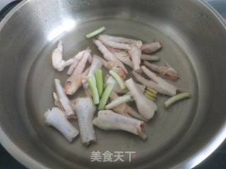 网红美食百香果柠檬鸡爪的做法步骤：5