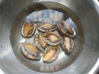 鲍鱼捞饭的做法步骤：1