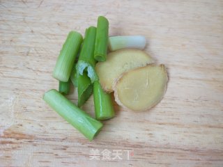 “ 肉类 ”红烧翅根土豆的做法步骤：4