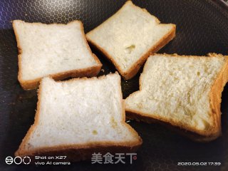 培根鸡蛋汉堡的做法步骤：1