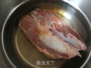 辣卤牛肉的做法步骤：2