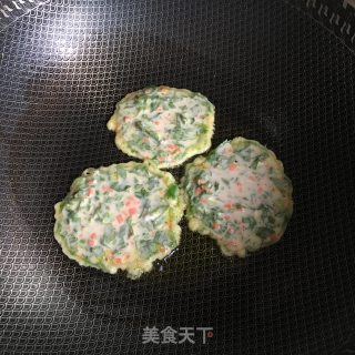 胡萝卜芹菜叶饼的做法步骤：4