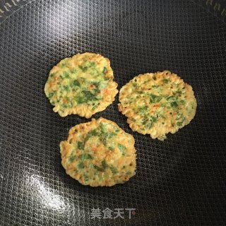 胡萝卜芹菜叶饼的做法步骤：5