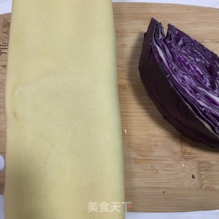 凉拌紫甘蓝豆皮的做法步骤：1