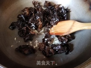 木耳烧豆腐的做法步骤：6