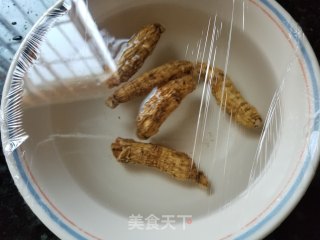 花旗参田七鸡汤的做法步骤：3