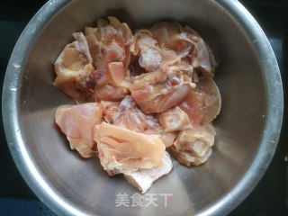 麻辣香锅鸡块的做法步骤：1