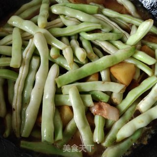 家常五花肉炖豆角的做法步骤：4