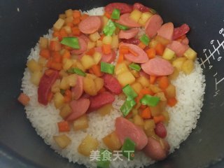 腊肠香肠土豆焖饭的做法步骤：7