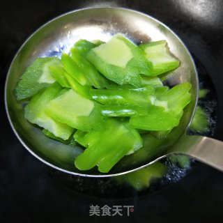 豆豉鲮鱼炒苦瓜的做法步骤：8