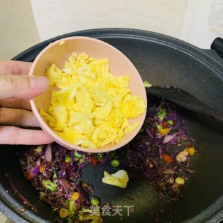 欲罢不能：紫甘蓝炒饭的做法步骤：16