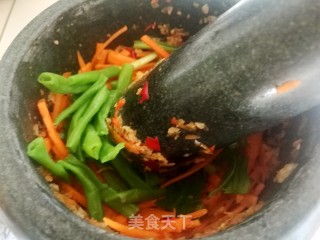 傣味舂鸡爪的做法步骤：5