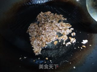 红辣椒牛肉炒韭菜花的做法步骤：4