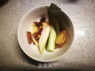 红烧鸭边腿的做法步骤：4