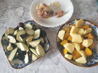 家常炖茄子土豆的做法步骤：2