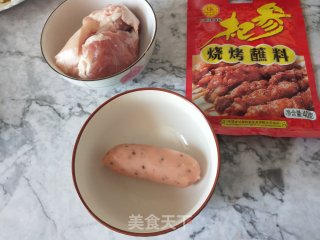 烧烤料煎猪肉片香肠的做法步骤：1