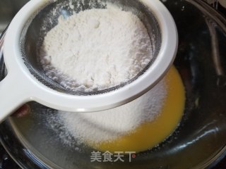 酸奶戚风蛋糕的做法步骤：4