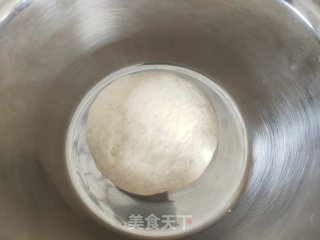 豆沙卷面包的做法步骤：6