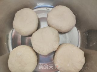 豆沙卷面包的做法步骤：9