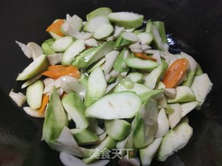 蚝油杏鲍菇炒丝瓜的做法步骤：7