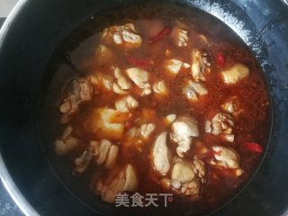 胡萝卜山药炖鸡腿的做法步骤：11