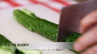 黄瓜这么拌好吃10000倍的做法步骤：1