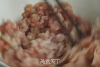 杏鲍菇炒肉丁的做法步骤：3