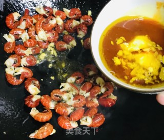 火锅料焖小龙虾的做法步骤：4