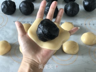 广式月饼（黑芝麻）的做法步骤：9