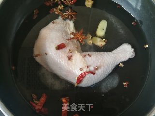 洋葱麻辣鸡丝的做法步骤：2