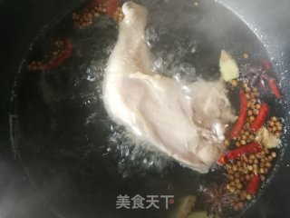 洋葱麻辣鸡丝的做法步骤：3