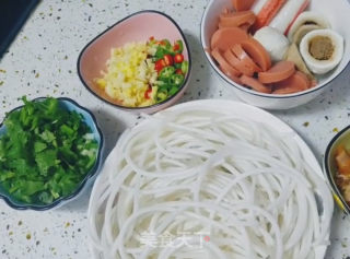 鸡肉火锅粉条汤的做法步骤：1