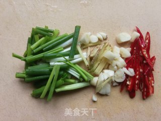 麻辣土豆丝的做法步骤：1