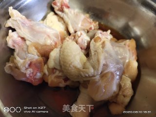 红烧鸡腿肉的做法步骤：2