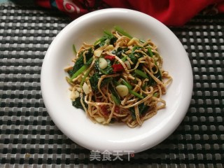 炝拌菠菜豆腐丝的做法步骤：10