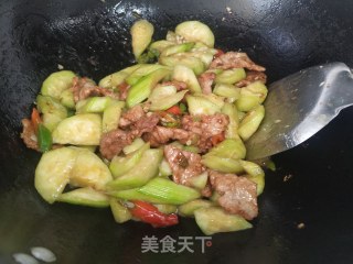 丝瓜炒肉片的做法步骤：7