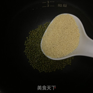 小米绿豆粥的做法步骤：2