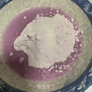 牛奶蜜豆紫薯丸子汤的做法步骤：2