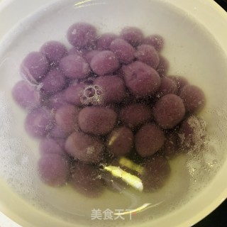 牛奶蜜豆紫薯丸子汤的做法步骤：5