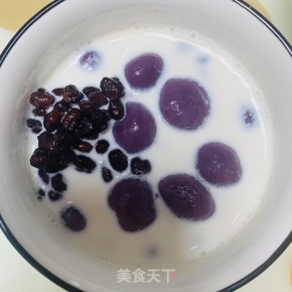 牛奶蜜豆紫薯丸子汤的做法步骤：7