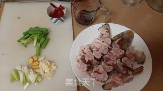 红烧鲨鱼的做法步骤：4