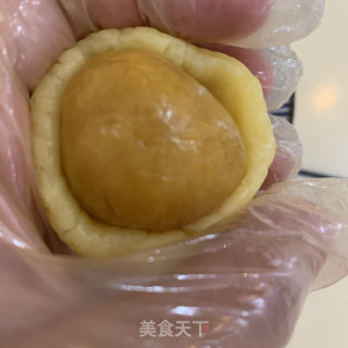 流心奶黄月饼的做法步骤：16