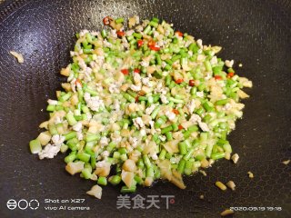 肉末蒜薹炒饭的做法步骤：4