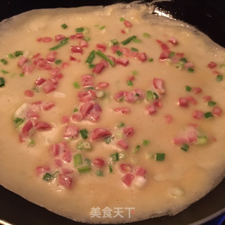 火腿丁鸡蛋饼的做法步骤：7