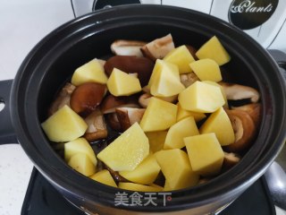 香菇土豆炖鸡块的做法步骤：12